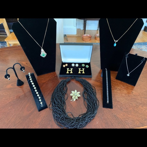 Vintage Jewelry Lot - Picture 2 of 11